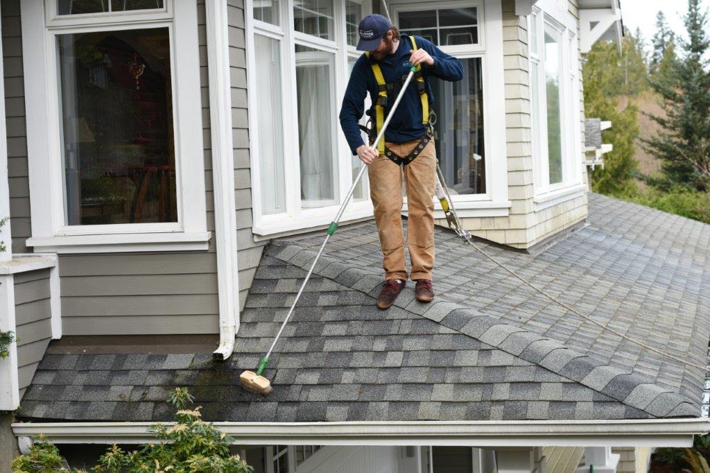 Roof Leak Enders: Roofing & Siding | 205 Elm Pl, Mineola, NY 11501, USA | Phone: (516) 620-4575