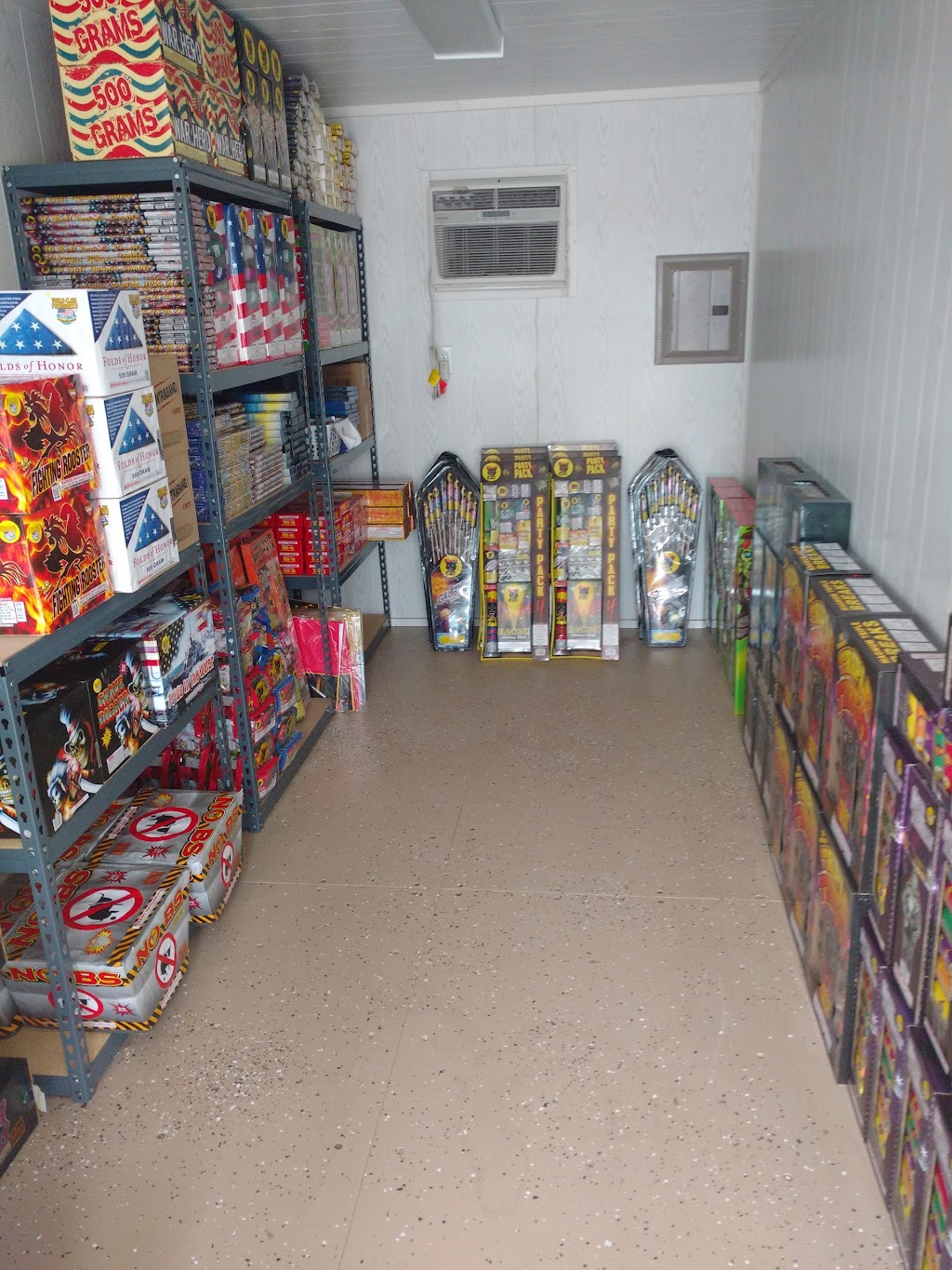 P Willy FIREWORKS #4 | 28000 County Rd 222, Bremen, AL 35033, USA | Phone: (256) 339-1525