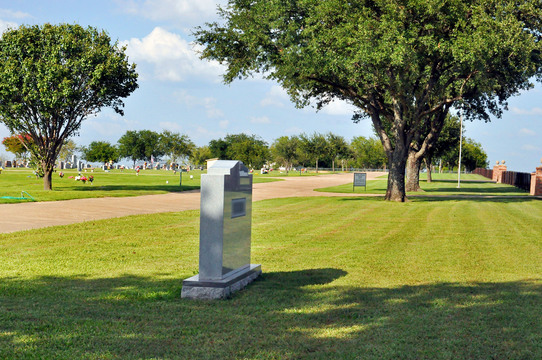 Highland Memorial Gardens | Cemetery, TX-34, Terrell, TX 75160, USA | Phone: (972) 524-6417