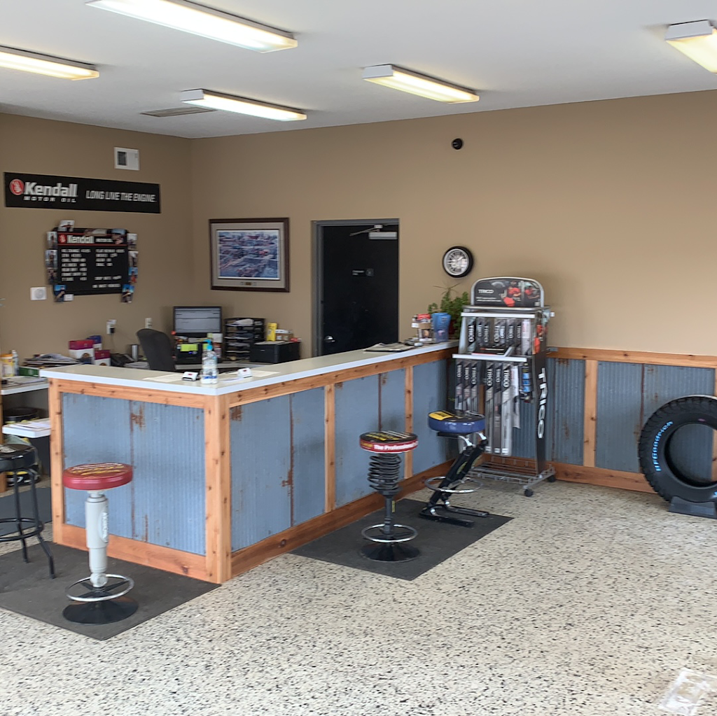 TIRE WAREHOUSE AND SERVICE INC. | 24336 Greenway Ave N, Forest Lake, MN 55025, USA | Phone: (651) 464-8341