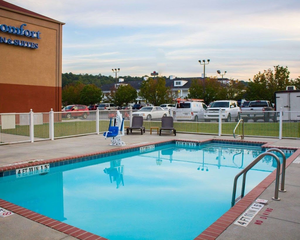 Comfort Inn & Suites Trussville I-59 Exit 141 | 4740 Norrell Dr, Trussville, AL 35173, USA | Phone: (205) 661-3636