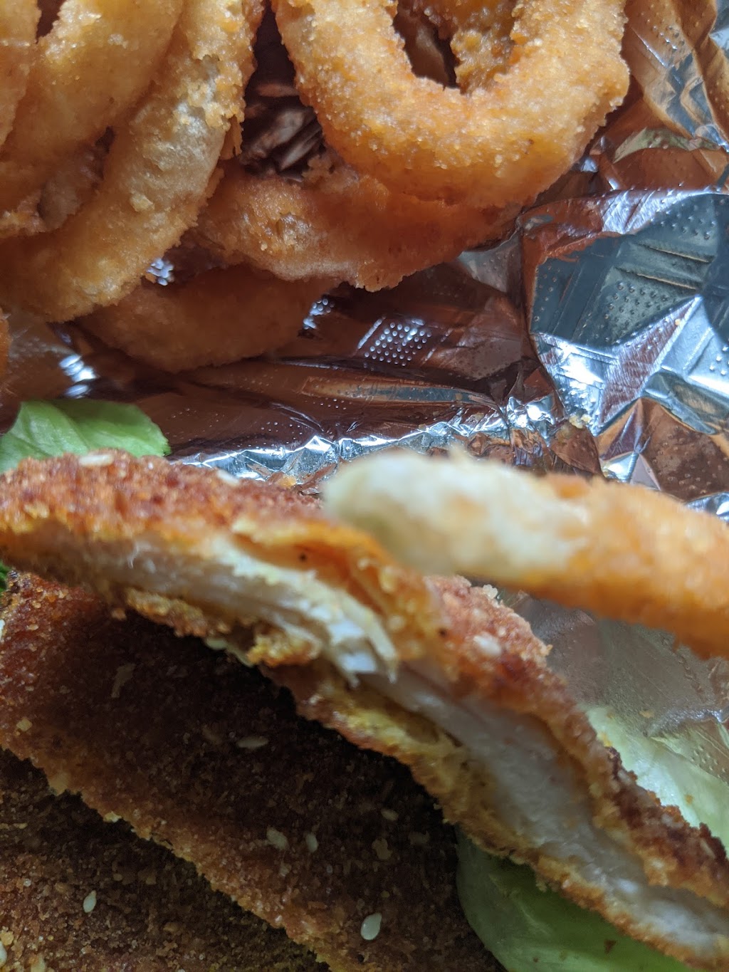 Uptown burgers and chicken schnitzel | 3151 Calhoun St, New Orleans, LA 70125, USA | Phone: (504) 571-5928