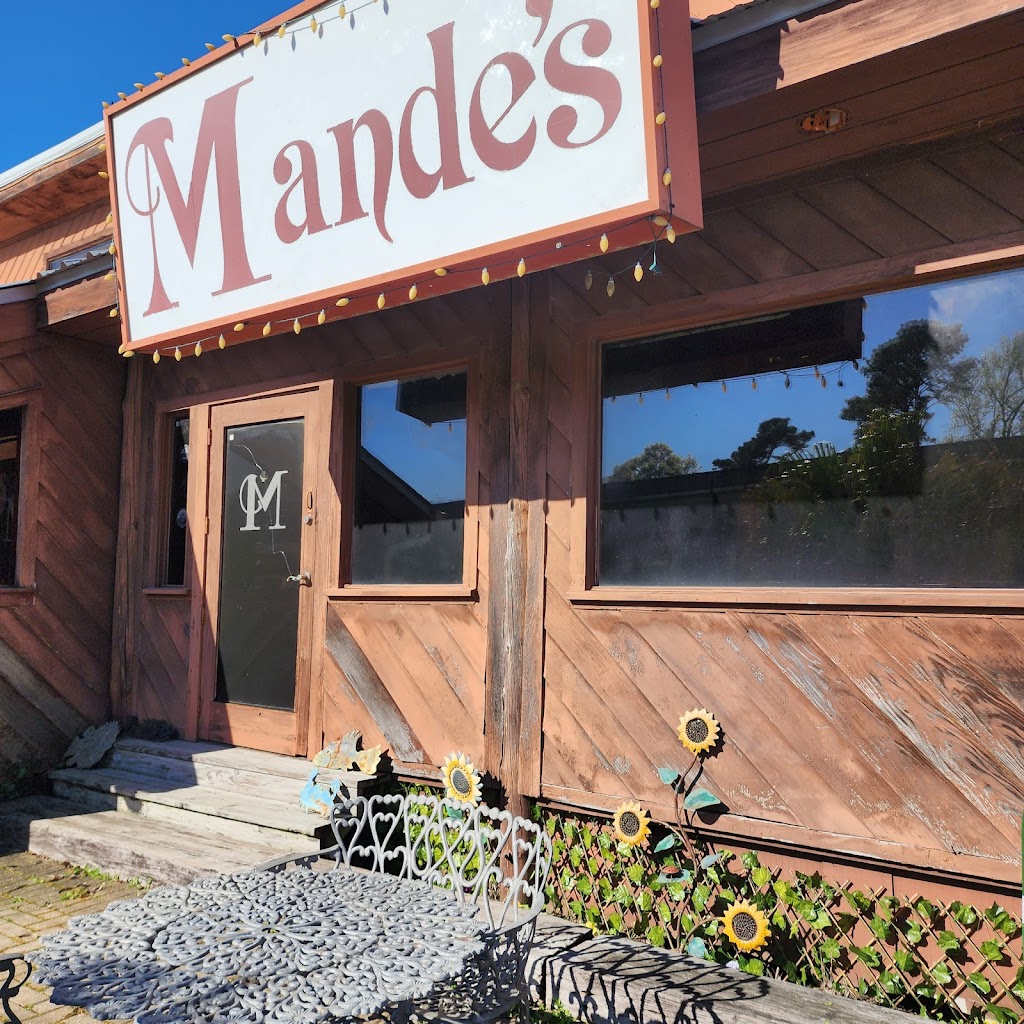 Mandes Restaurant | 340 N Causeway Blvd, Mandeville, LA 70448 | Phone: (985) 626-9047