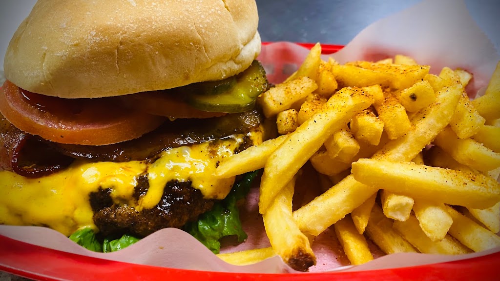 Good Times Burgers & Ice Cream | 209 E Main St, Dundee, FL 33838, USA | Phone: (863) 438-7654