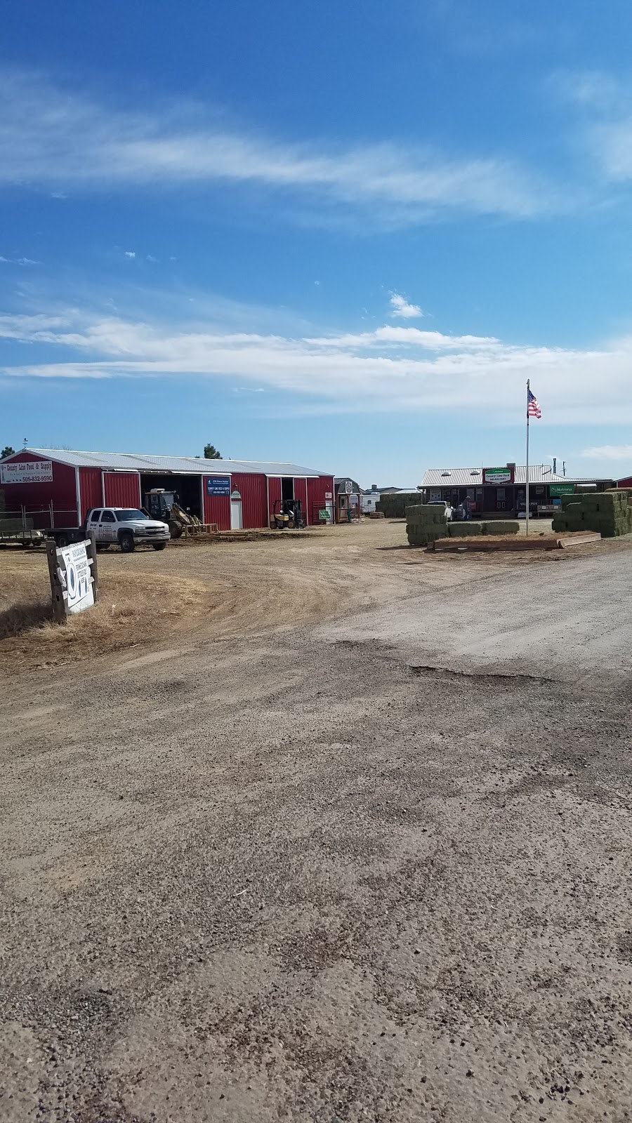 County Line Feed And Supply | 49 Pony Express Dr, Edgewood, NM 87015 | Phone: (505) 832-9590