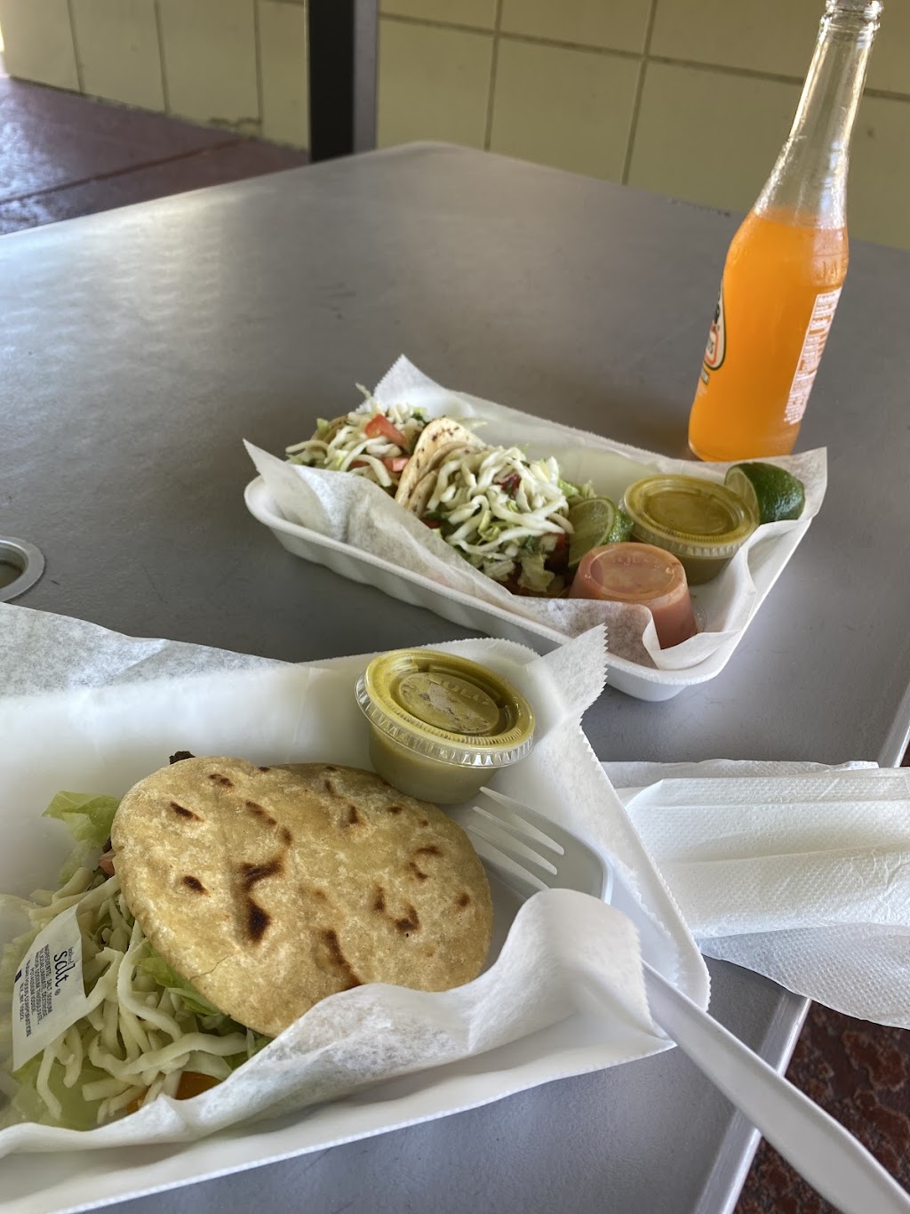 El Primo Taqueria | 1111 Manatee Ave E, Bradenton, FL 34208, USA | Phone: (941) 744-9299