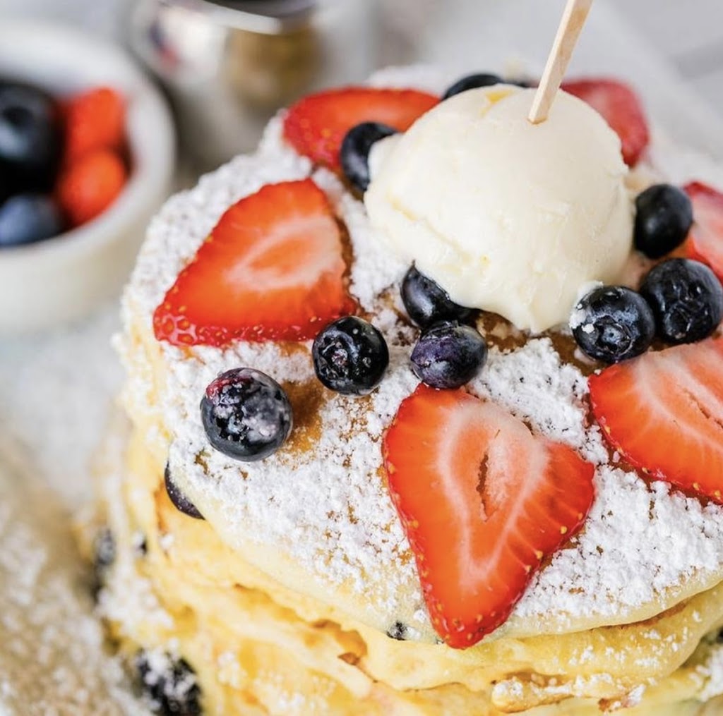 Eat This Cafe | 6547 Santa Monica Blvd, Los Angeles, CA 90038, USA | Phone: (323) 999-2003