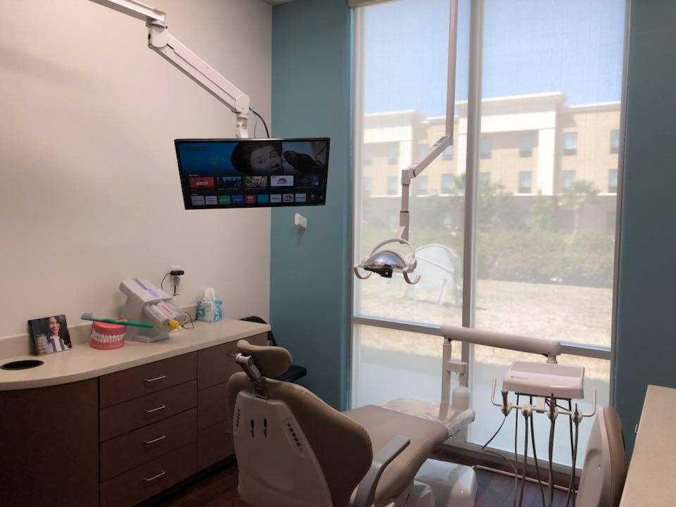 Best Smiles Dental | 321 Ed Schmidt Blvd #300, Hutto, TX 78634, USA | Phone: (512) 642-9005