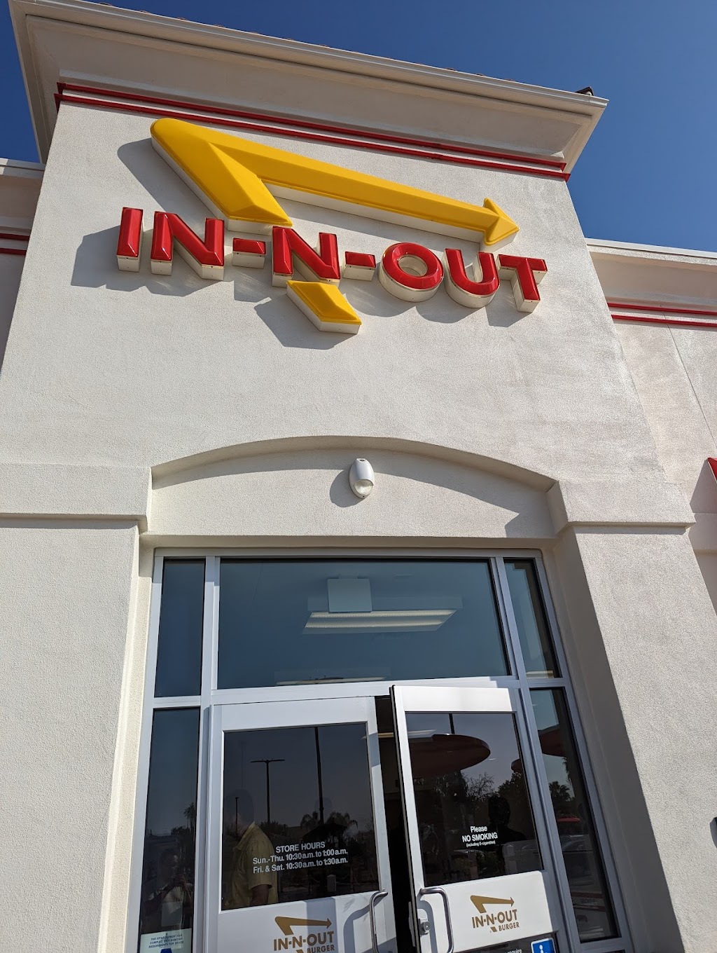 In-N-Out Burger | 3483 Van Buren Boulevard, Riverside, CA 92503, USA | Phone: (800) 786-1000