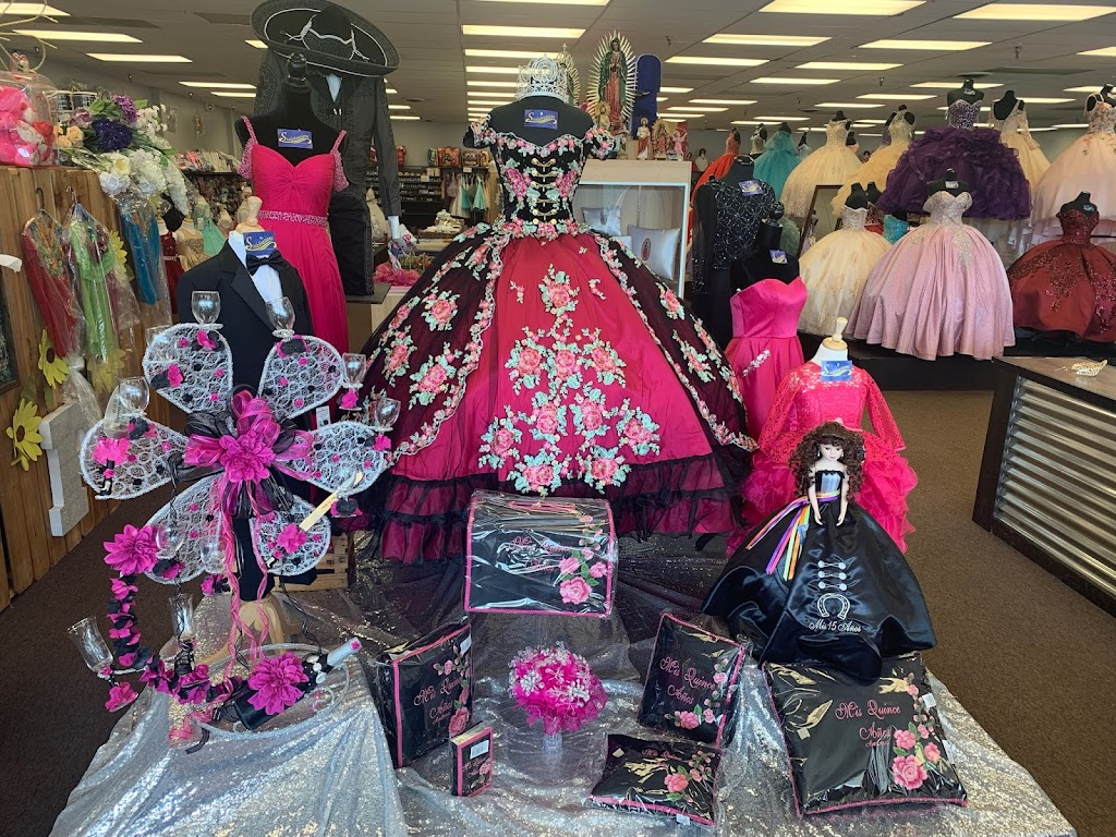 Scelebrations Fashion | 56 W Lake St, Addison, IL 60101, USA | Phone: (331) 979-7960