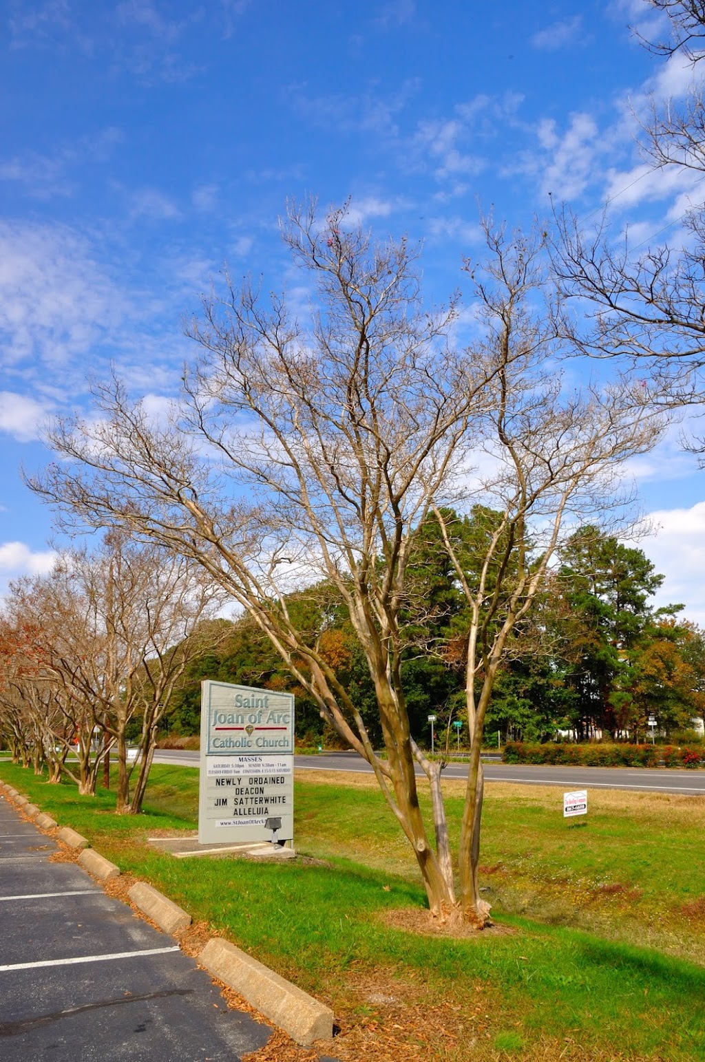 St Joan of Arc Catholic Church | 315 Harris Grove Ln, Yorktown, VA 23692, USA | Phone: (757) 898-5570