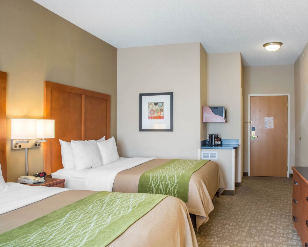 Comfort Inn & Suites West Chester - North Cincinnati | 5944 West Chester Rd, West Chester Township, OH 45069 | Phone: (513) 795-0061