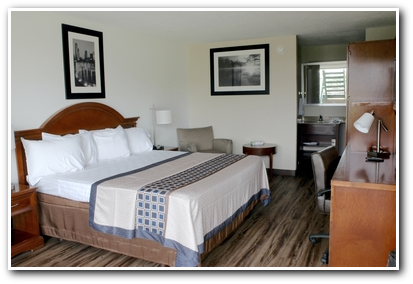 Reidsville Inn & Suites | 2100 Barnes St, Reidsville, NC 27320, USA | Phone: (336) 342-0341