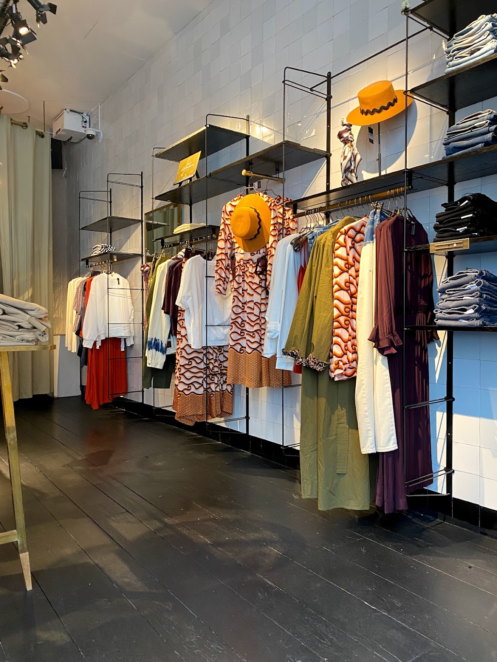 Scotch & Soda | Heiligeweg 34-36, 1012 XS Amsterdam, Netherlands | Phone: 020 528 7661