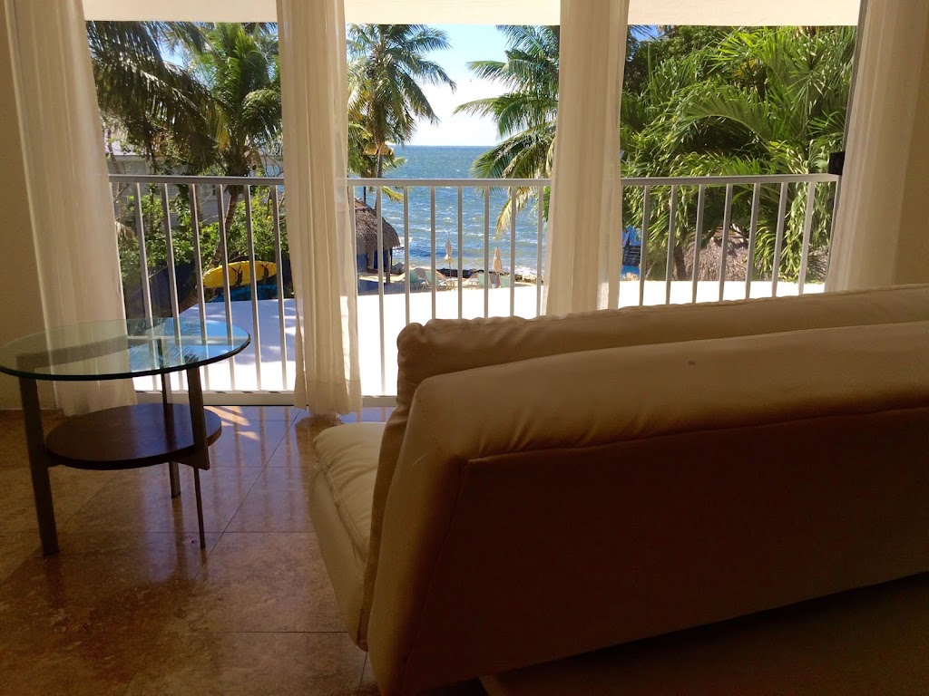 Azul Del Mar | 104300 Overseas Hwy, Key Largo, FL 33037, USA | Phone: (305) 451-0337