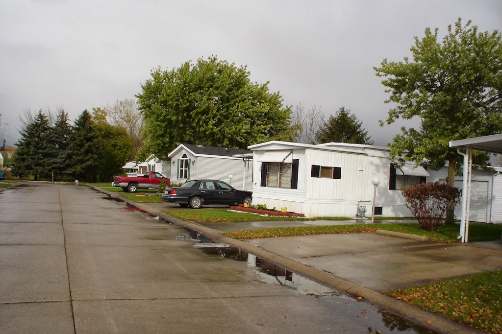 Broadway Mobile Home Park | 117 E Broadway St, Fort Recovery, OH 45846, USA | Phone: (419) 375-2695