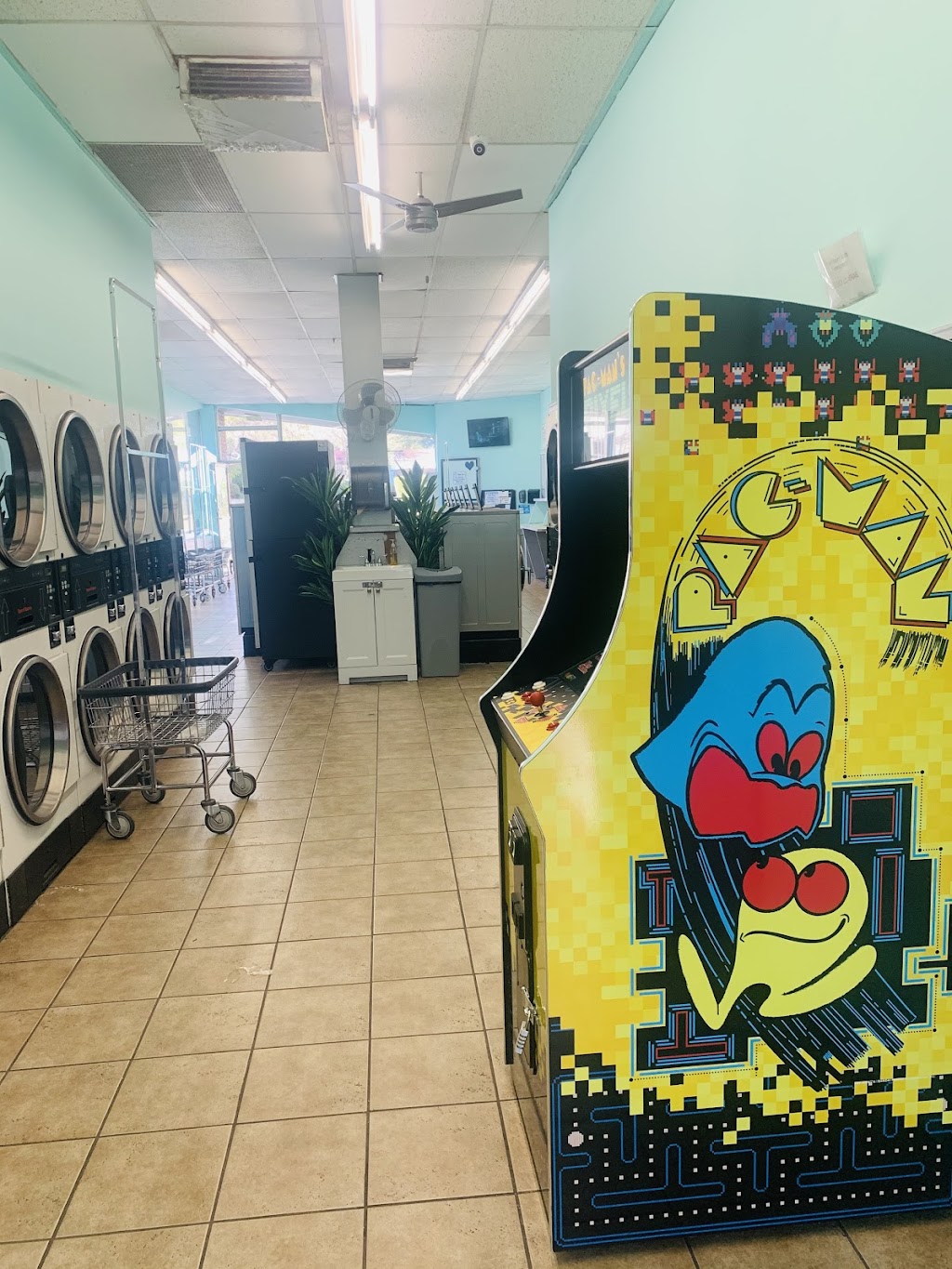 Miss Luciles Launderette | 1840 New York Dr, Altadena, CA 91001, USA | Phone: (626) 314-4013