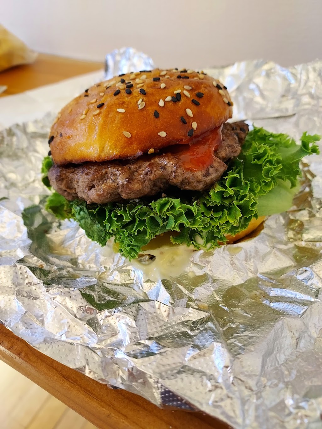 Gimme Burger | 39 E Main St, Oyster Bay, NY 11771, USA | Phone: (516) 922-3300