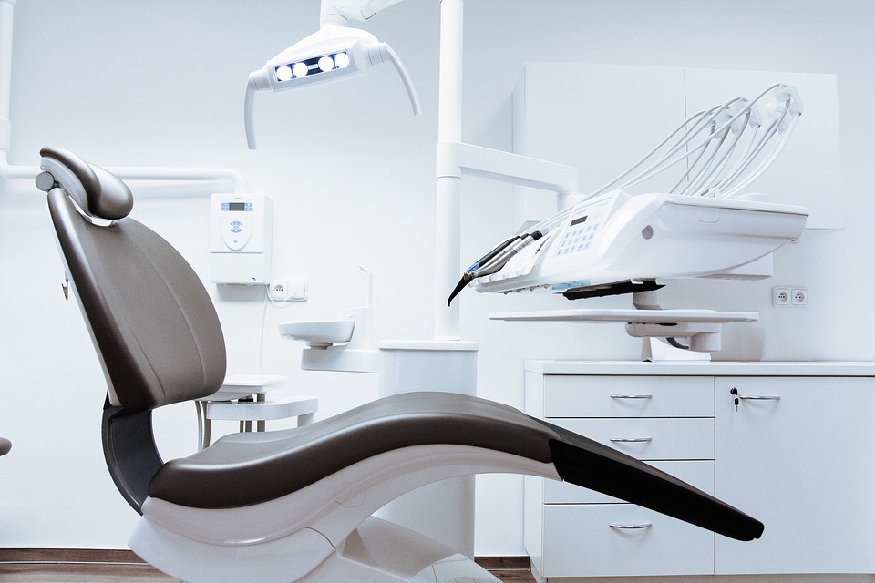 Macabi Dental Associates | 1025 Northern Blvd Suite#105, Roslyn, NY 11576, USA | Phone: (516) 869-9787