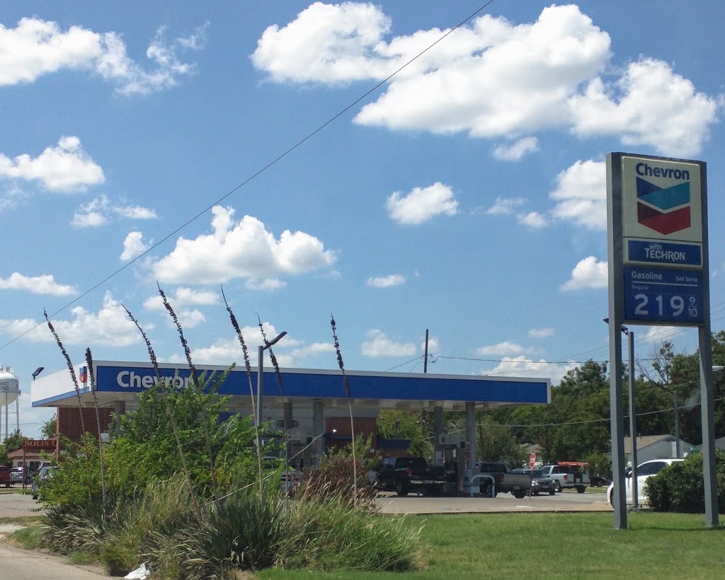 Chevron | 1726 E Main St, Grand Prairie, TX 75050, USA | Phone: (972) 266-0859