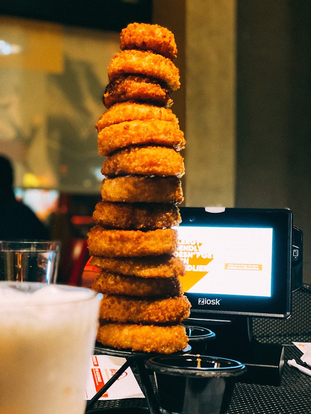 Red Robin Gourmet Burgers and Brews | 3906 Rivermark Plaza, Santa Clara, CA 95054, USA | Phone: (408) 855-0630