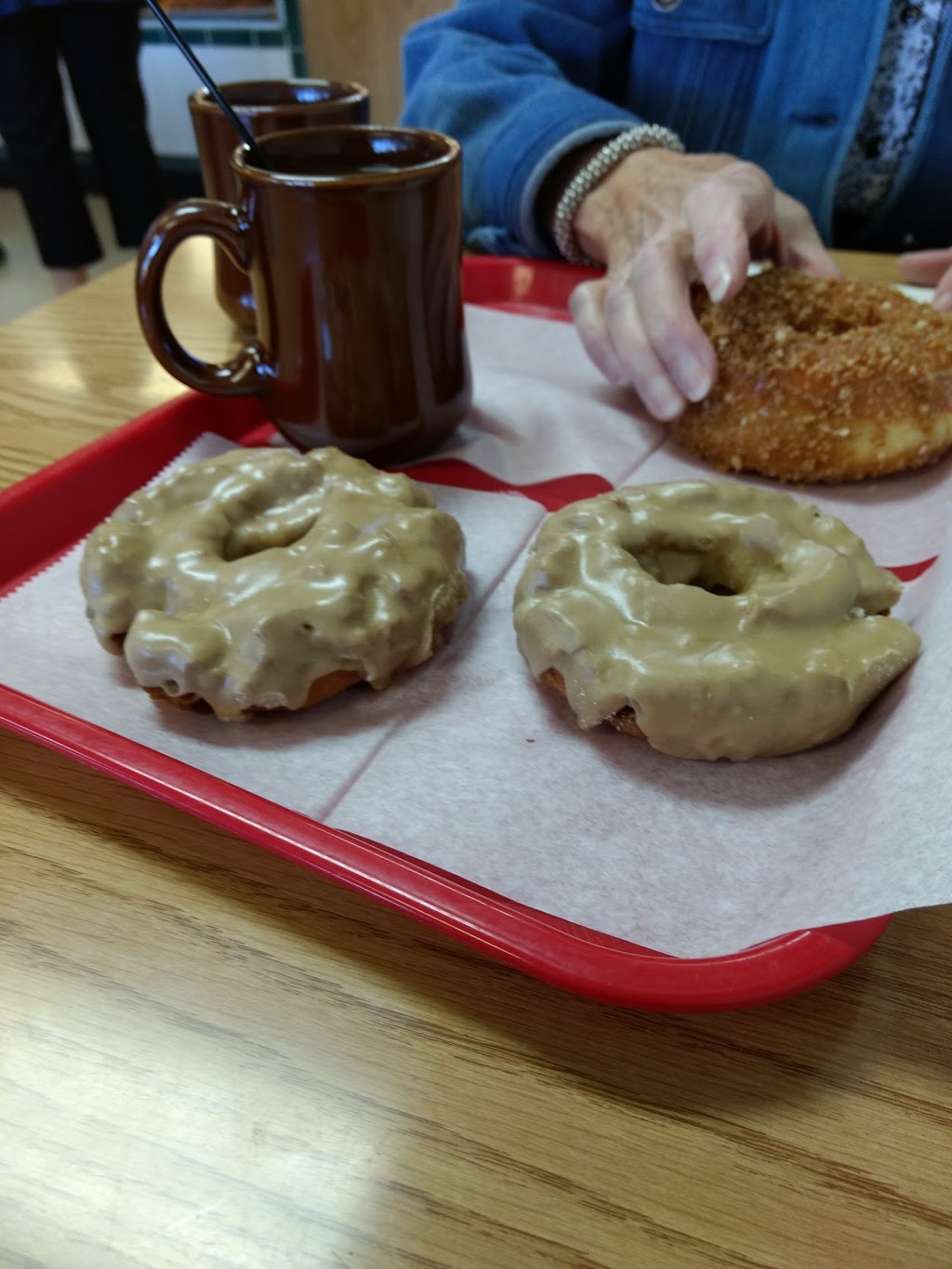 Queen Donuts | 5975 W Western Way Cir # 110, Tucson, AZ 85713 | Phone: (520) 908-3280