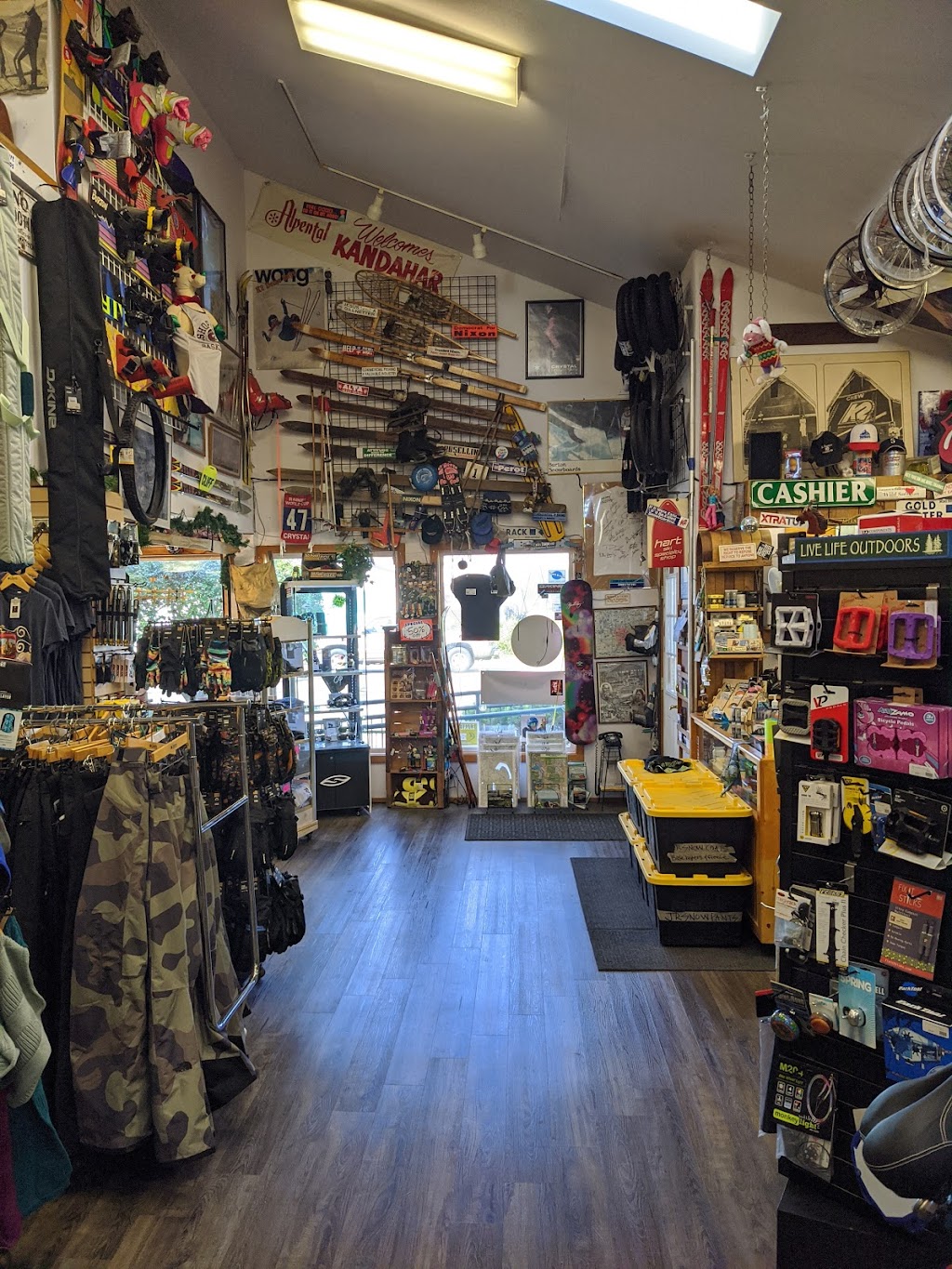 Enumclaw Ski & Mountain Sports | 240 Roosevelt Ave, Enumclaw, WA 98022, USA | Phone: (360) 825-6910