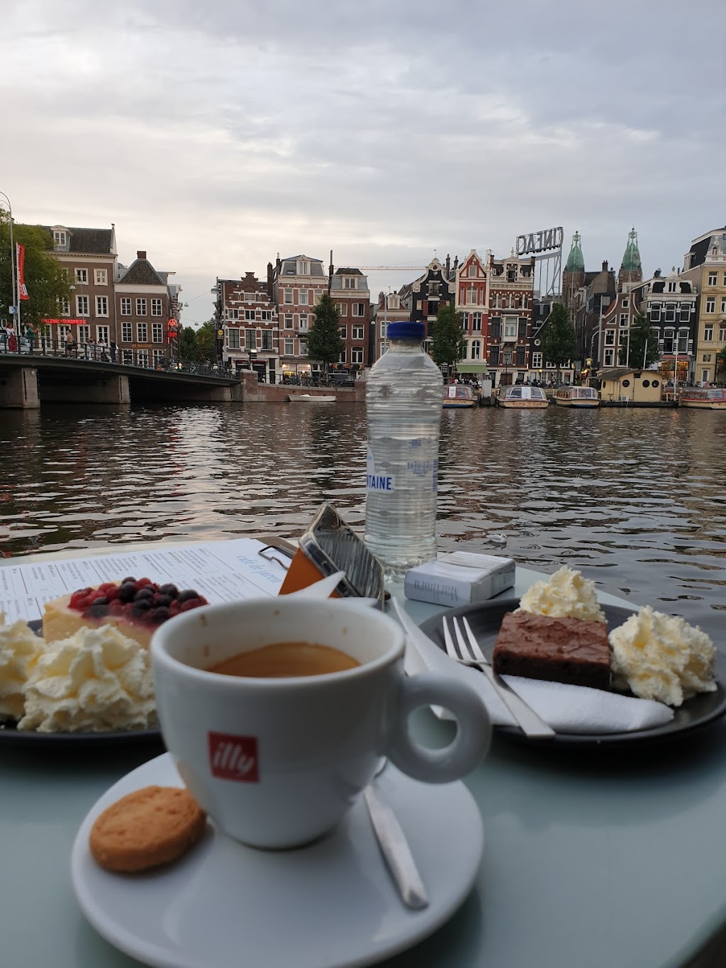 Café de Jaren | Nieuwe Doelenstraat 20-20, 1012 CP Amsterdam, Netherlands | Phone: 020 625 5771