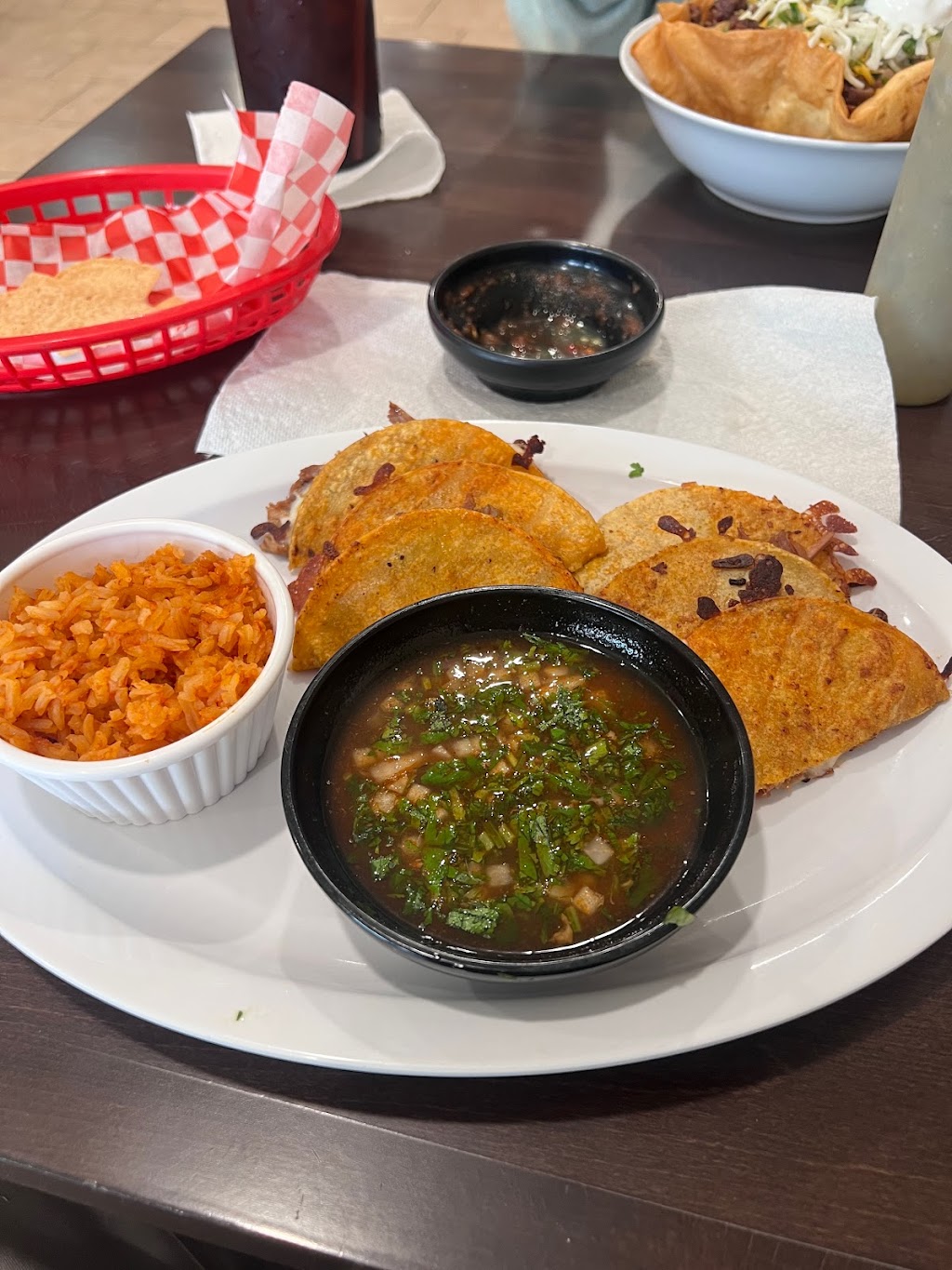 Los Vecinos Tex Mex | 114 W James St, Blue Ridge, TX 75424, USA | Phone: (945) 205-0019