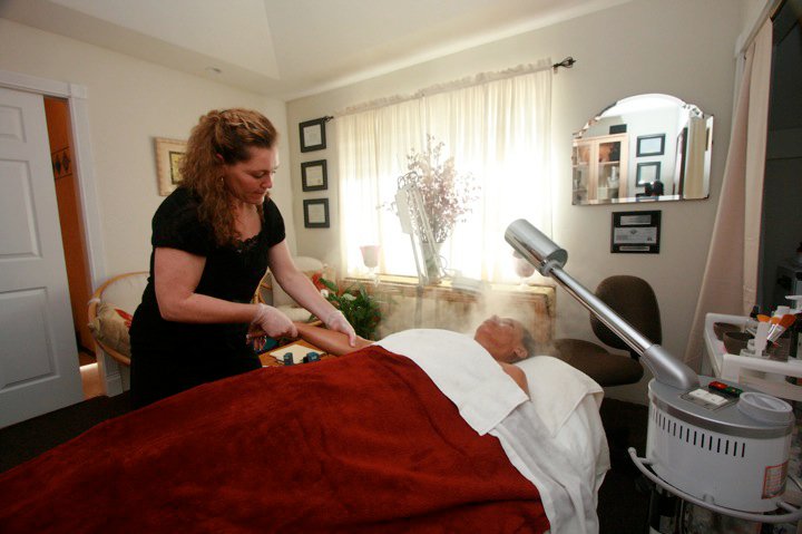 Radiance Salon and Skin Care | 7963 Soquel Dr, Aptos, CA 95003, USA | Phone: (831) 234-0584