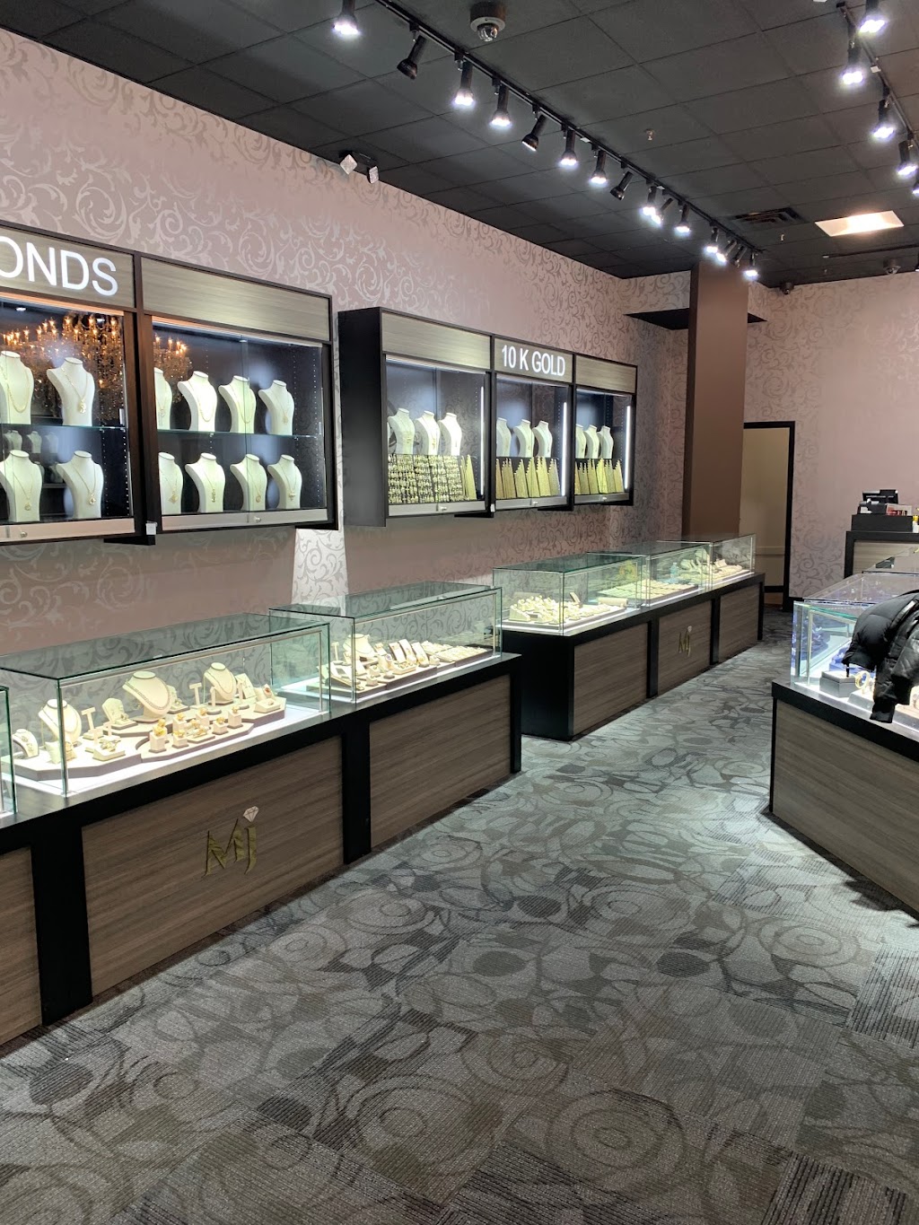 Mandati Jewelers | 1 Crossgates Mall Rd, Albany, NY 12203, USA | Phone: (518) 456-4017