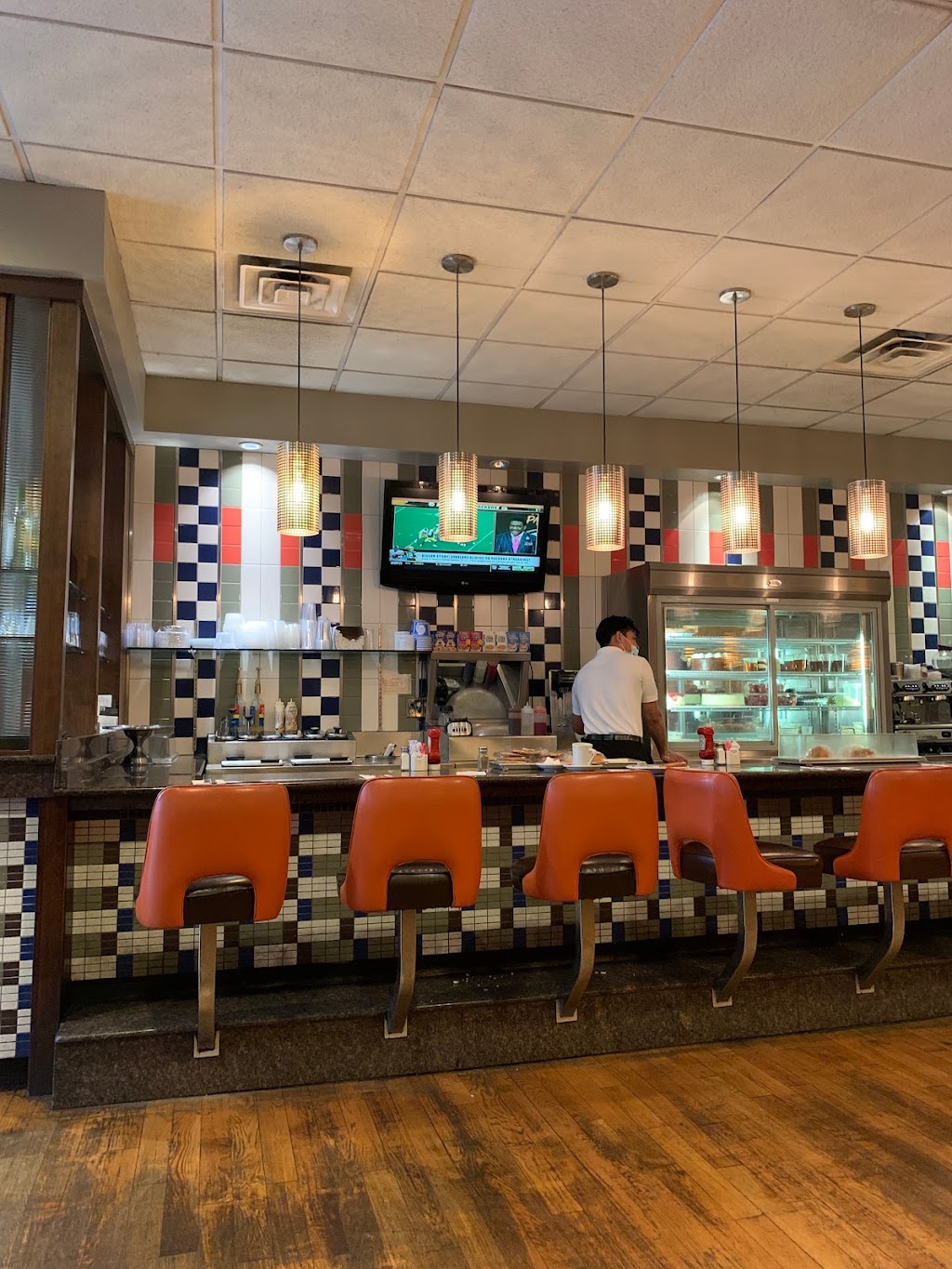 Port Washington Diner | 41 Main St, Port Washington, NY 11050, USA | Phone: (516) 767-3624