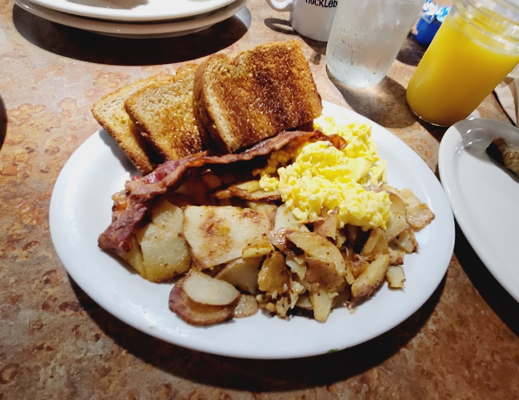 Huckleberrys Breakfast and Lunch | 2745 Elk Grove Blvd #250, Elk Grove, CA 95758, USA | Phone: (916) 897-9261