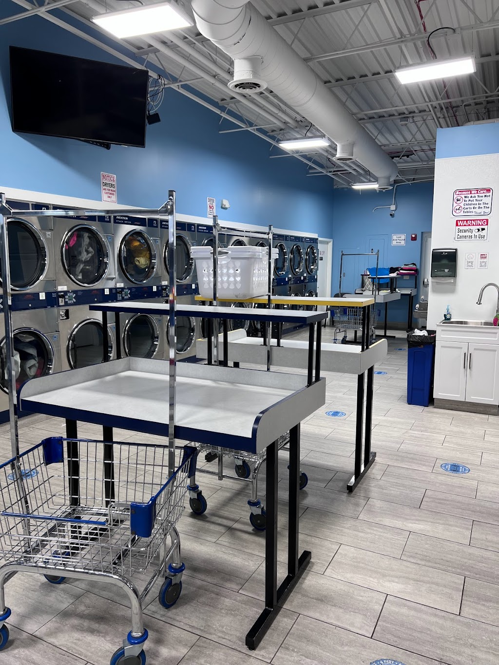 Francos Coin Laundry | 786 S Arlington Heights Rd, Elk Grove Village, IL 60007, USA | Phone: (224) 266-2998