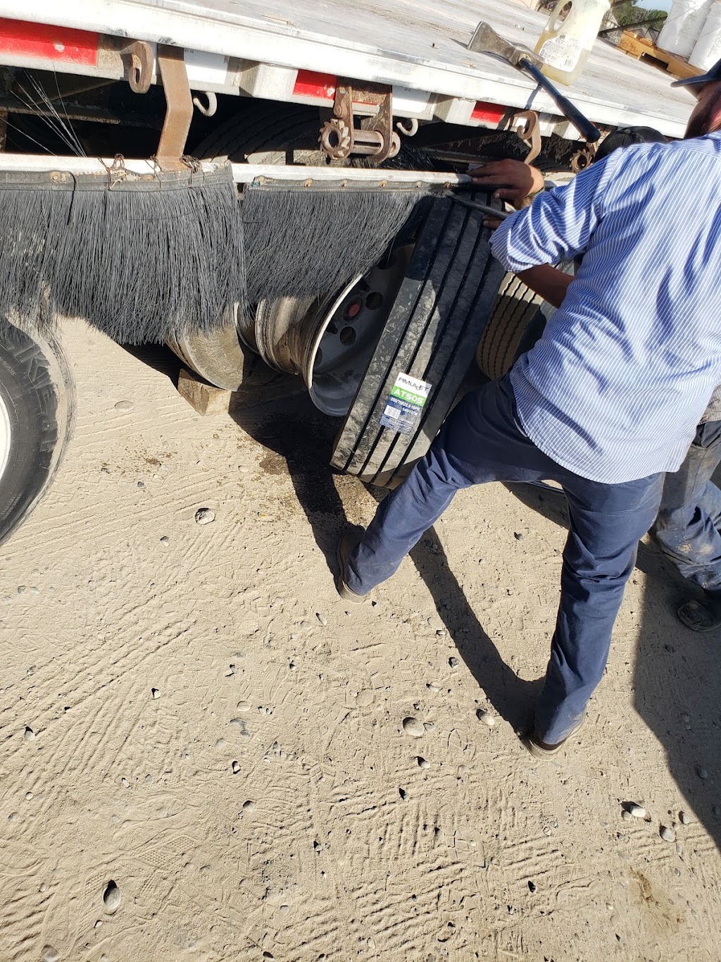 Iniguez Tire & Auto Repair | 20916 Alva Ave, Riverdale, CA 93656, USA | Phone: (559) 867-3727