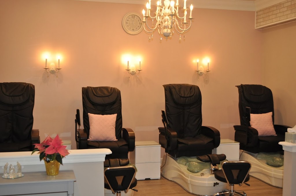 Blush Beauty Bar & Spa | 7569 Bridgetown Rd, Cincinnati, OH 45248, USA | Phone: (513) 742-5111