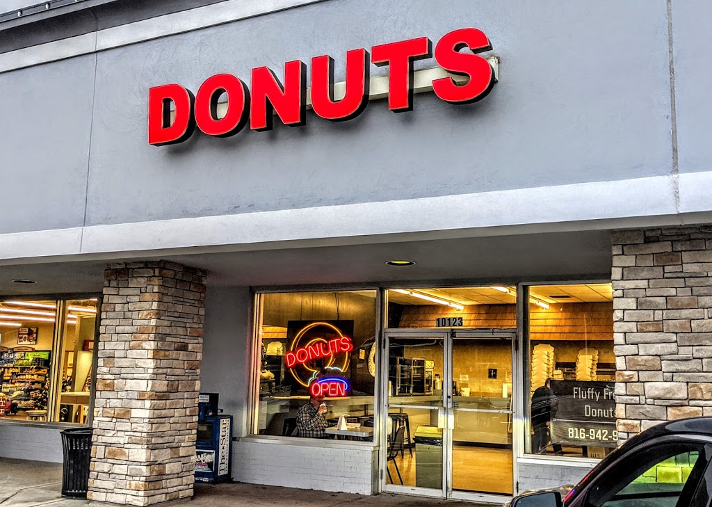 Fluffy Fresh Donuts | 10123 State Line Rd, Kansas City, MO 64114, USA | Phone: (816) 942-9822