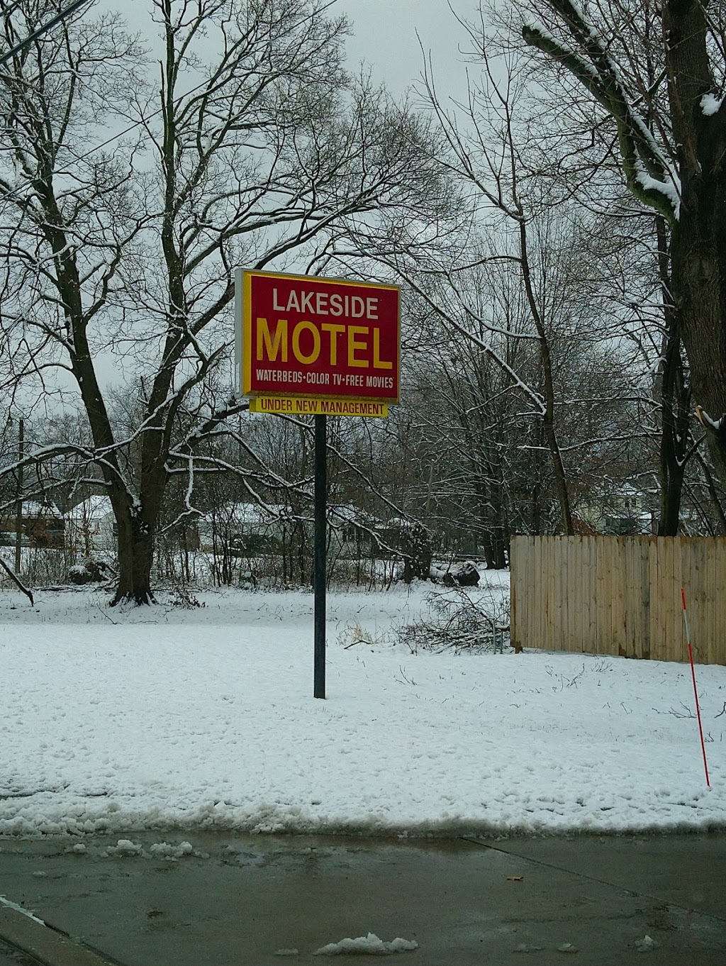 Lakeside Motel | 3529 Manchester Rd, Akron, OH 44319, USA | Phone: (330) 644-9666