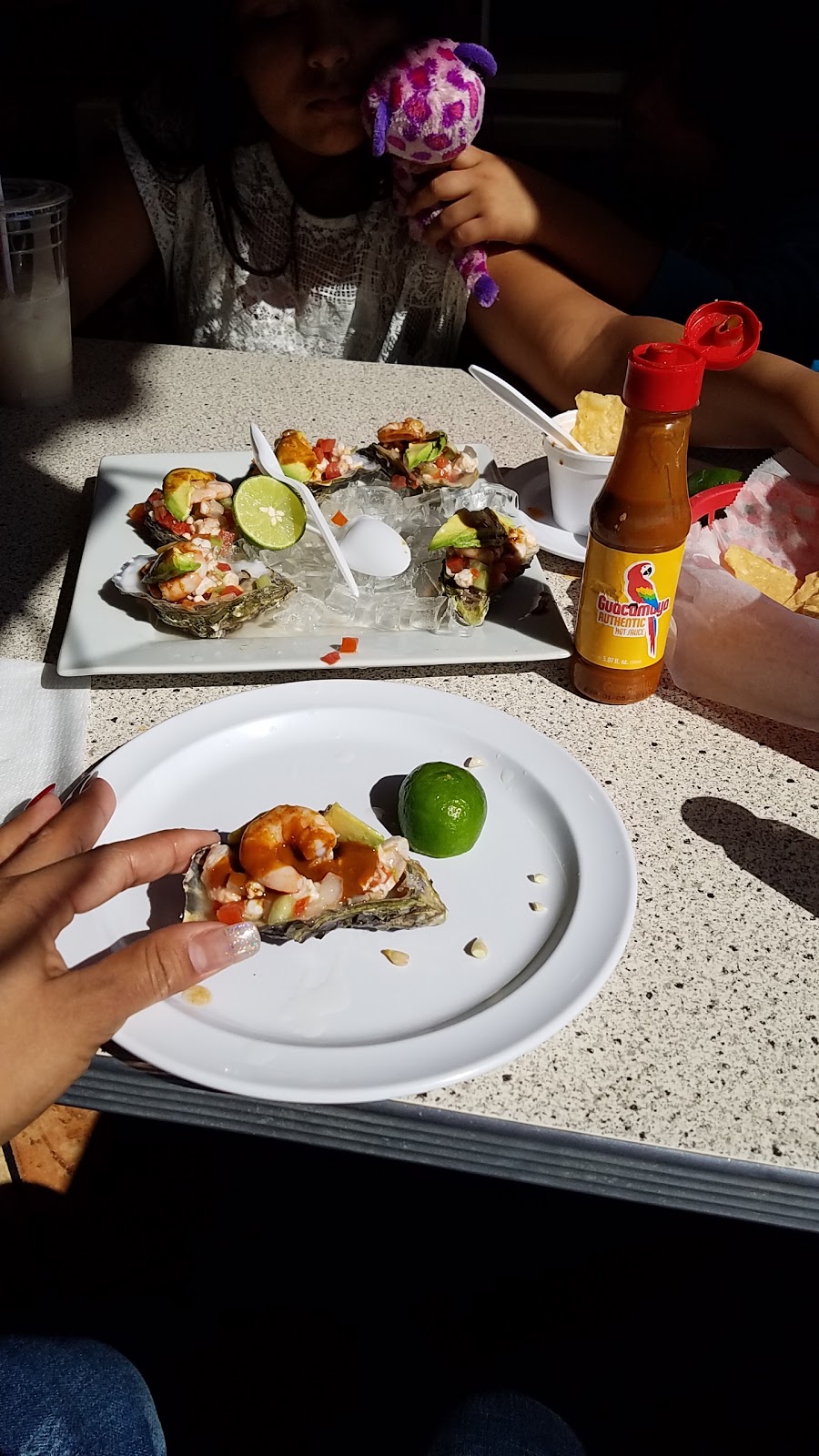 Mariscos El Mazatleco Sports Bar & Grill | 5975 Atlantic Blvd, Maywood, CA 90270, USA | Phone: (323) 771-5046