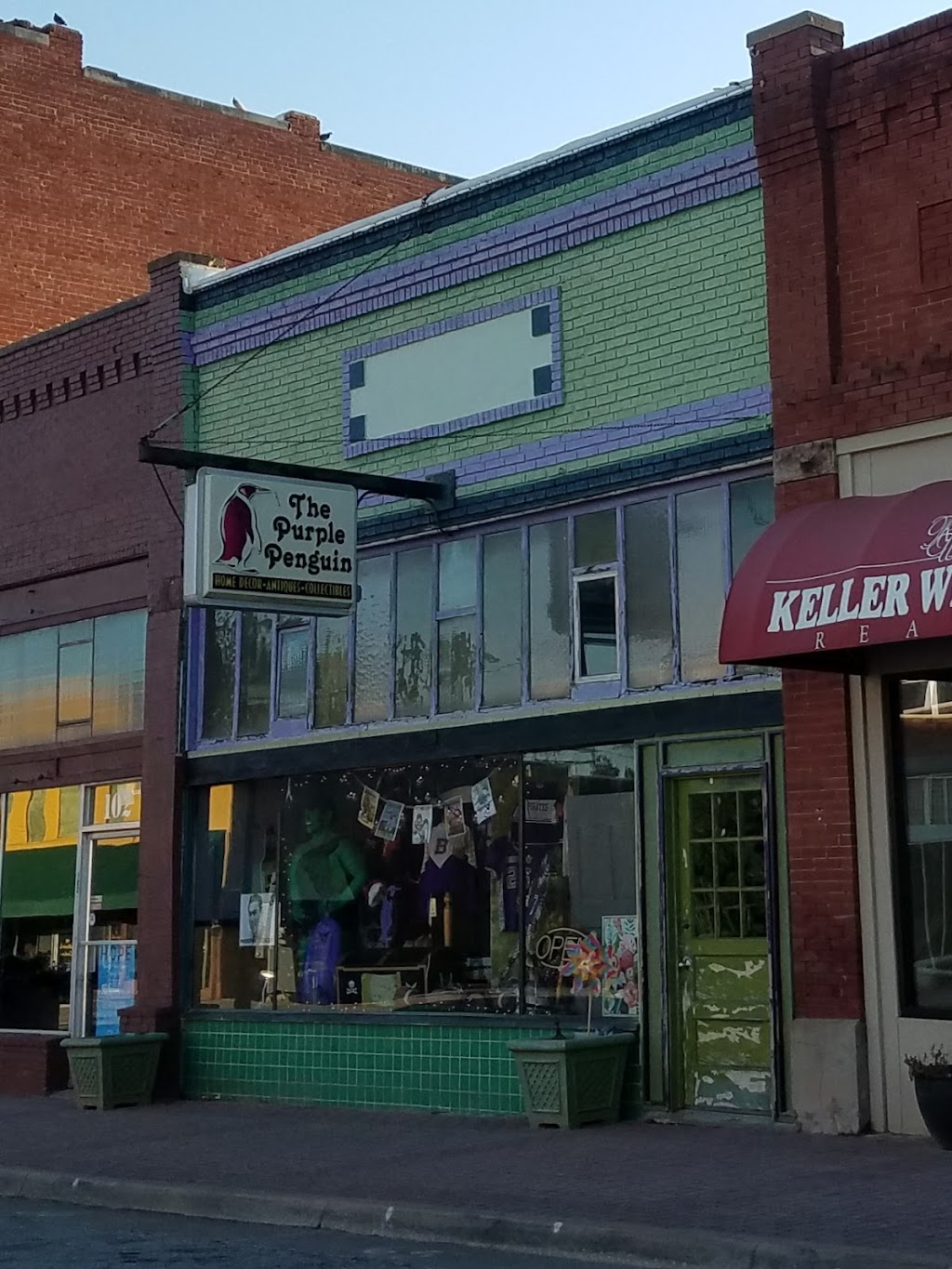 Purple Penguin | 106 N Main St, Bristow, OK 74010, USA | Phone: (918) 367-6214