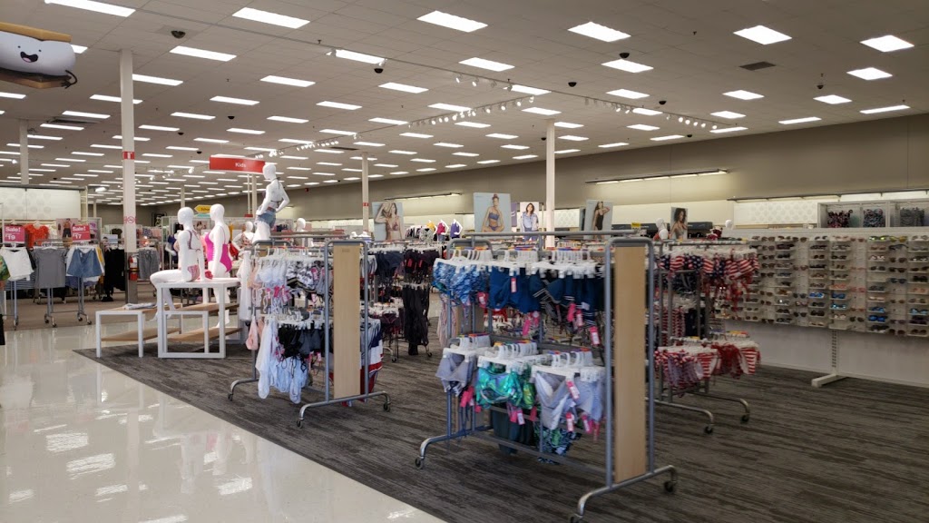 Target | 4001 N 132nd St, Omaha, NE 68164, USA | Phone: (402) 431-0060