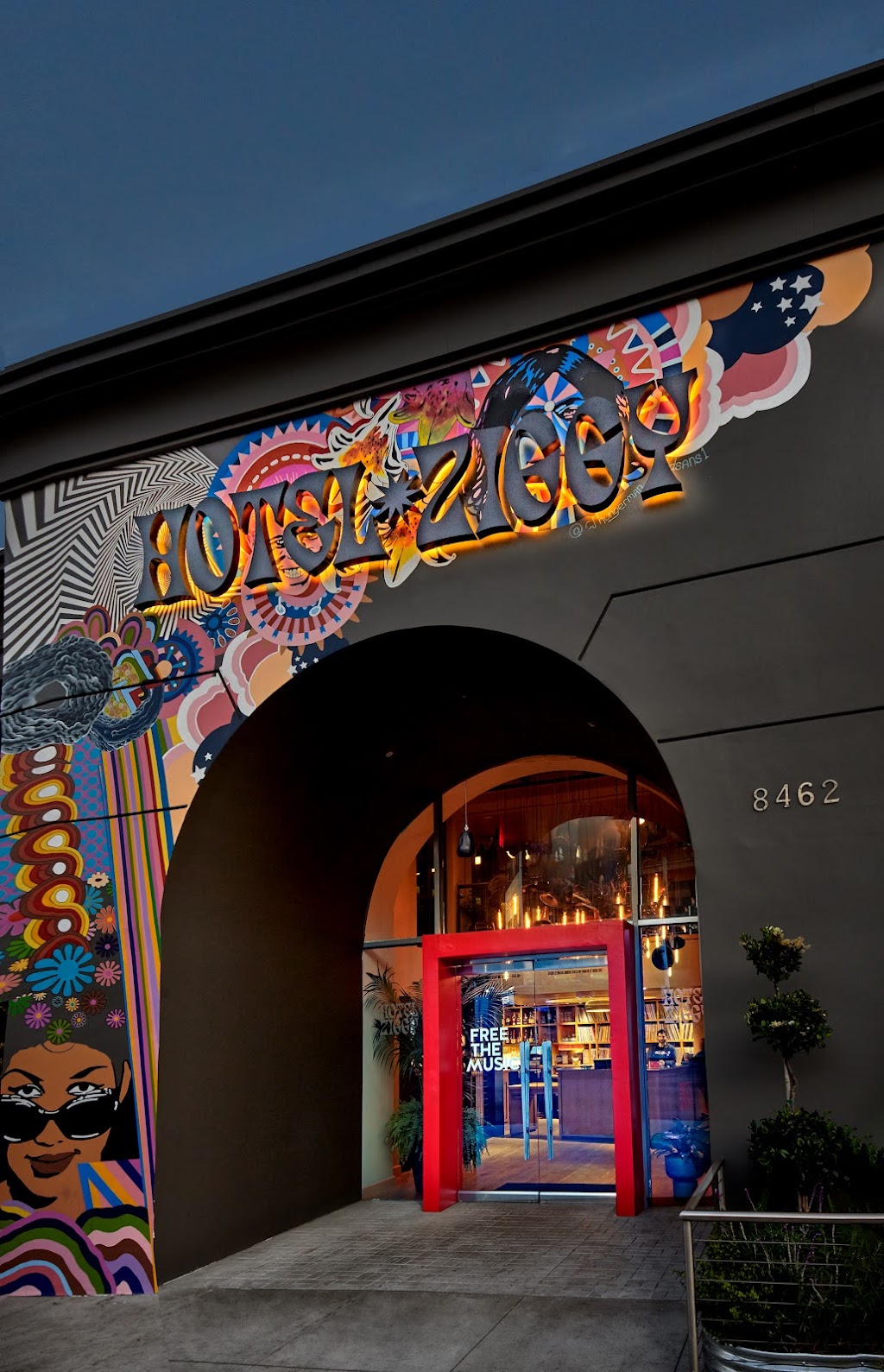 Hotel Ziggy | 8462 Sunset Blvd, West Hollywood, CA 90069, USA | Phone: (323) 654-4600