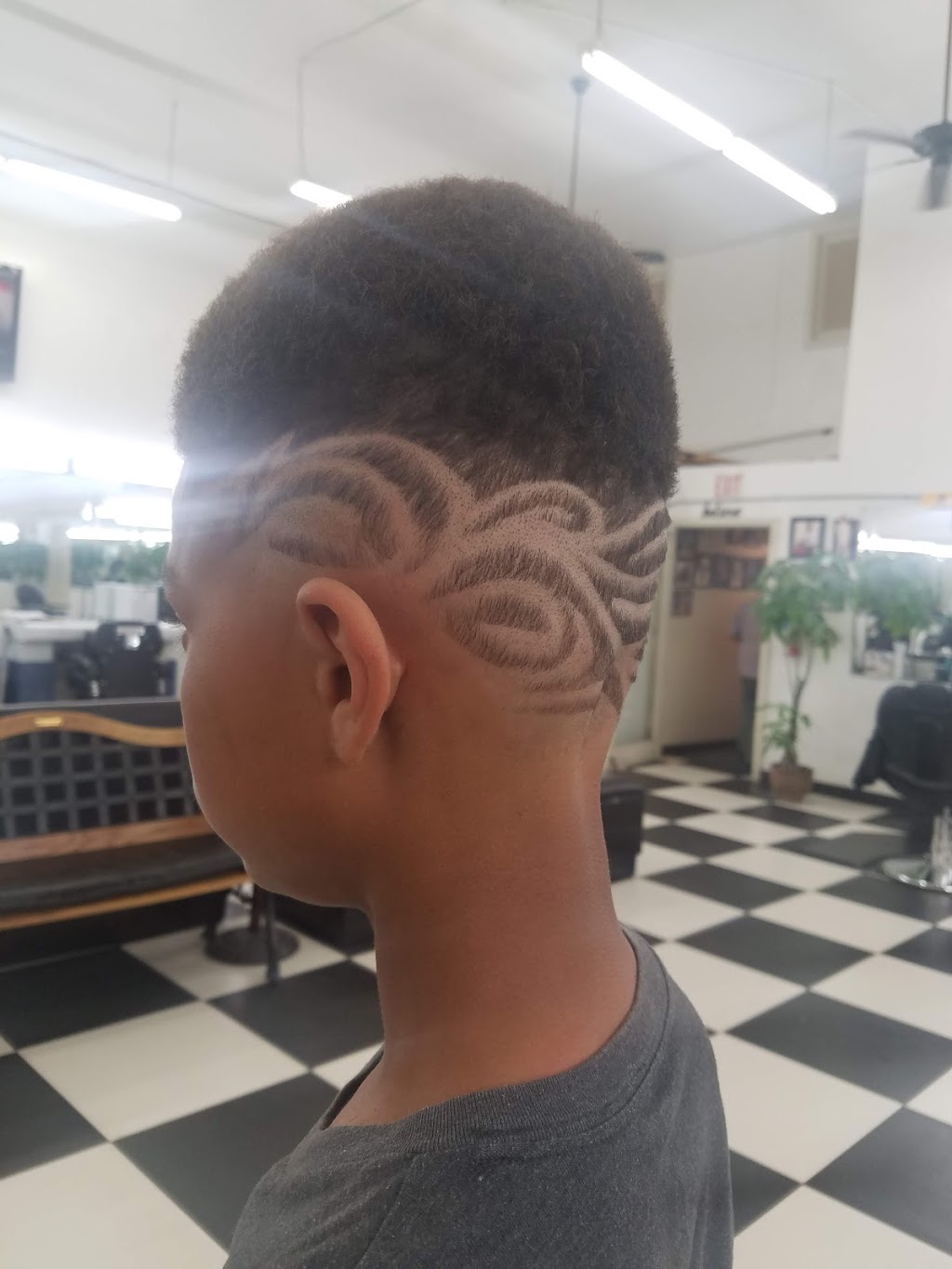 Kips Sharp & Sassy Barber/Salon | 4441 W Slauson Ave, Los Angeles, CA 90043, USA | Phone: (323) 292-8952