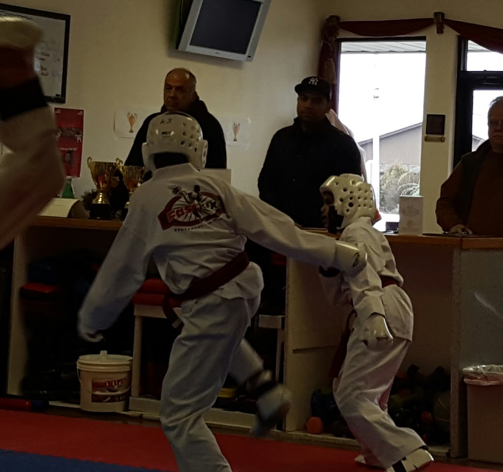 Fastkix Taekwondo & Kickboxing | 100 Summerhill Rd # 2, Spotswood, NJ 08884, USA | Phone: (732) 254-1214