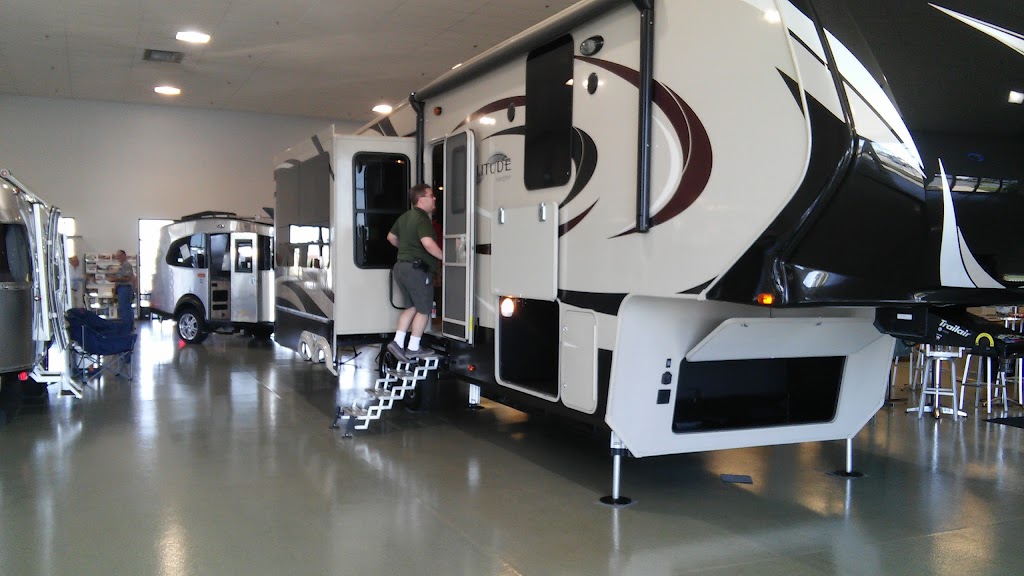 Bill Thomas Camper Sales | 101 Thomas RV Way, Wentzville, MO 63385, USA | Phone: (636) 327-5900