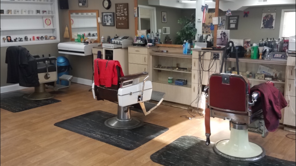 Alfredos barbershop | 166 Merrimack St A, Methuen, MA 01844, USA | Phone: (978) 975-7627