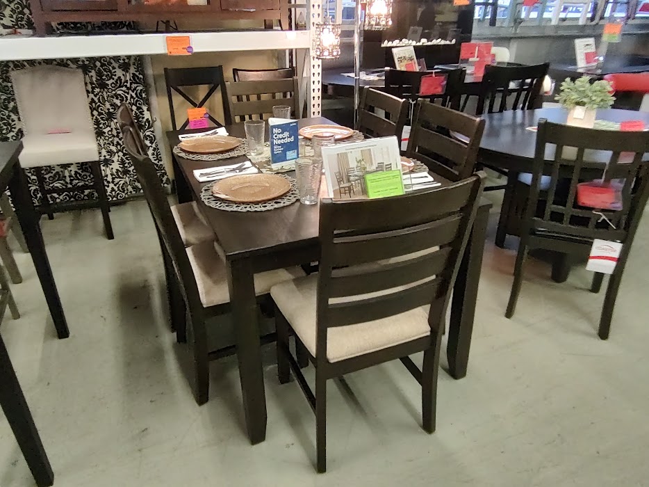 Encore Home Furnishings | 2730 NE Bunn Rd, McMinnville, OR 97128 | Phone: (503) 474-1937