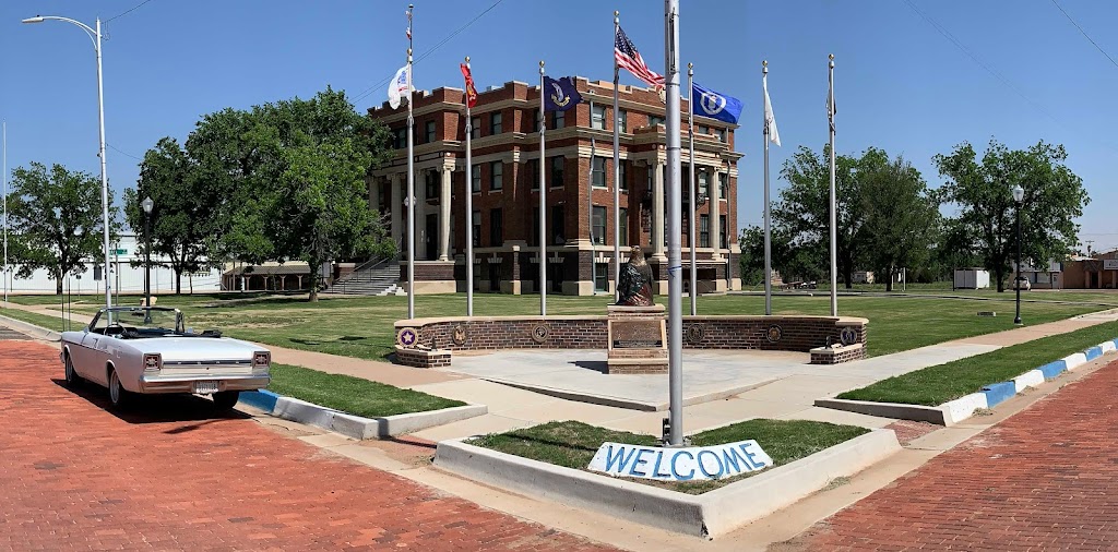 Lynn County Courthouse | 64 Main St, Tahoka, TX 79373, USA | Phone: (806) 561-5286