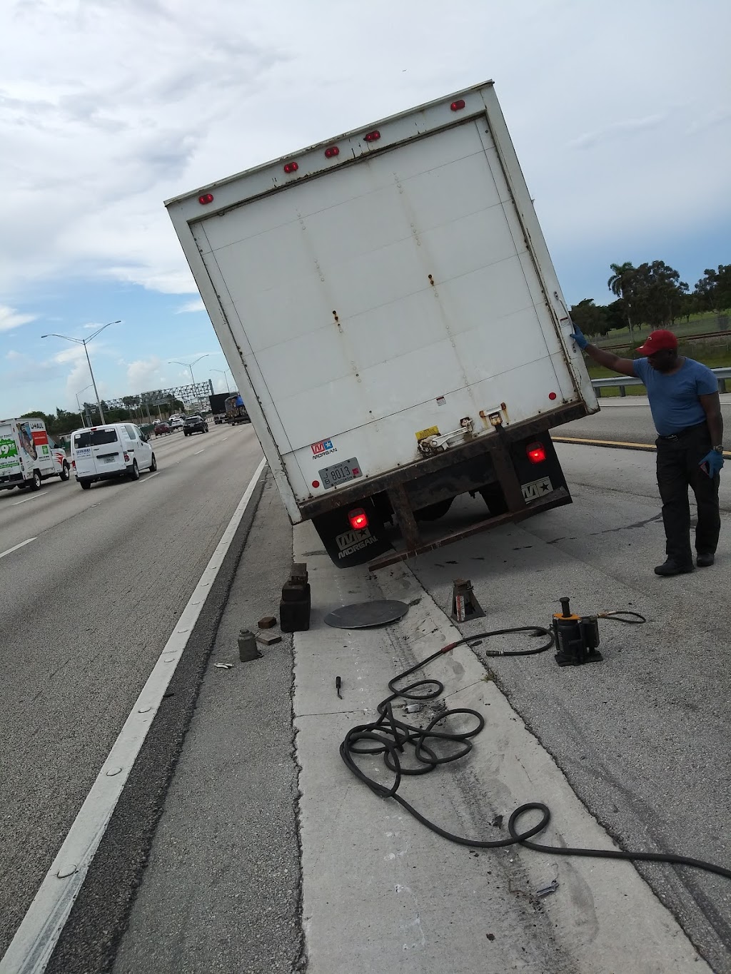 Tri County Mobile Truck Tire Repair | 1020 SW 46th Ave apt 202, Pompano Beach, FL 33069, USA | Phone: (786) 585-0882