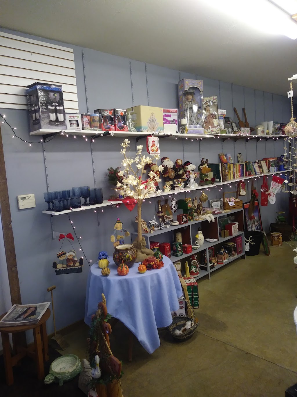 Lisas Treasure Barn | 2460 Union Ave SE, Minerva, OH 44657, USA | Phone: (330) 248-3647